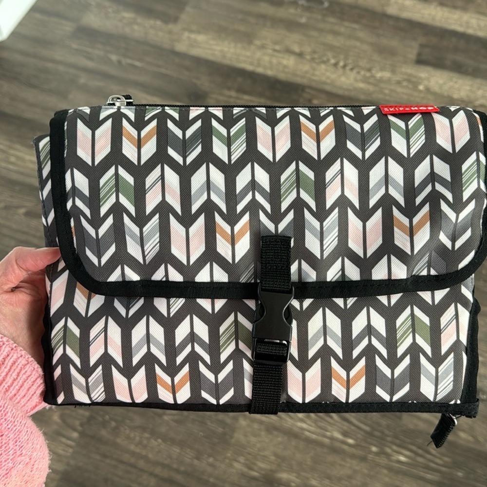 New skip Hop diaper changing pad/ bag